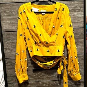 Beautiful Anthropologie blouse with embroidered bees